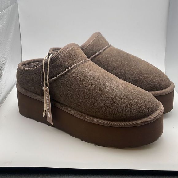 CUSHIONAIRE Women's COZY Genuine Suede Cozy Mule Platform +Memory Foam SIZE 8.5 - Picture 1 of 7